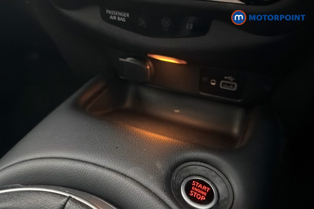 Nissan Juke N-Connecta Manual Petrol SUV - Stock Number (1653326) - 15th supplementary image