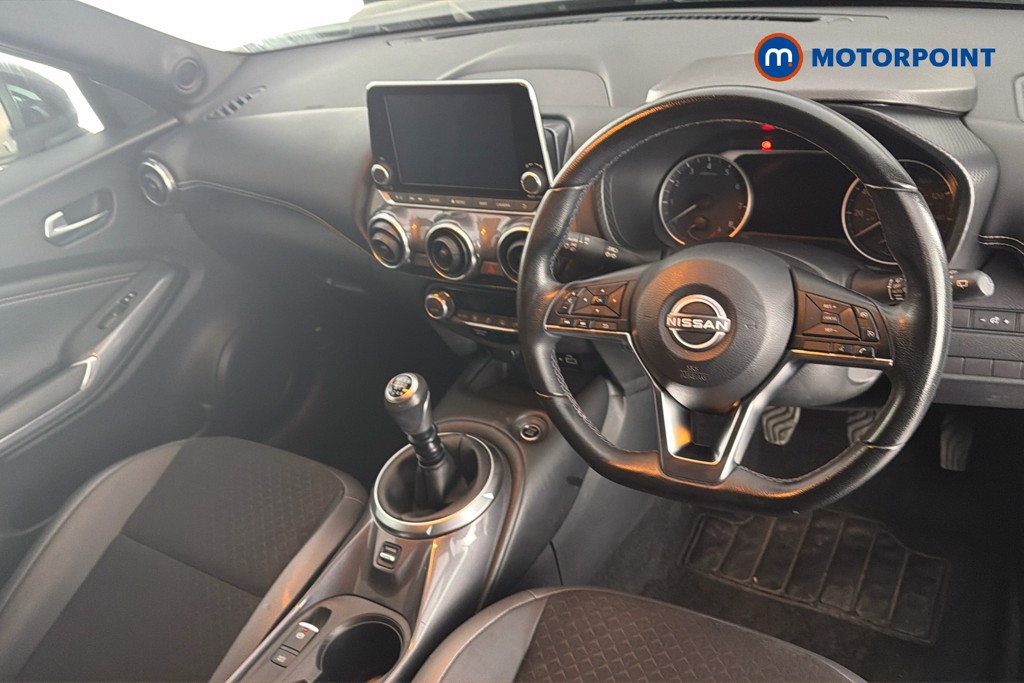 Nissan Juke N-Connecta Manual Petrol SUV - Stock Number (1653326) - 1st supplementary image