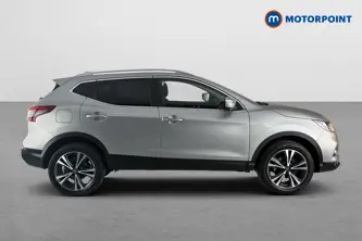 Nissan Qashqai N-Connecta Manual Petrol SUV - Stock Number (1653950) - Passenger side