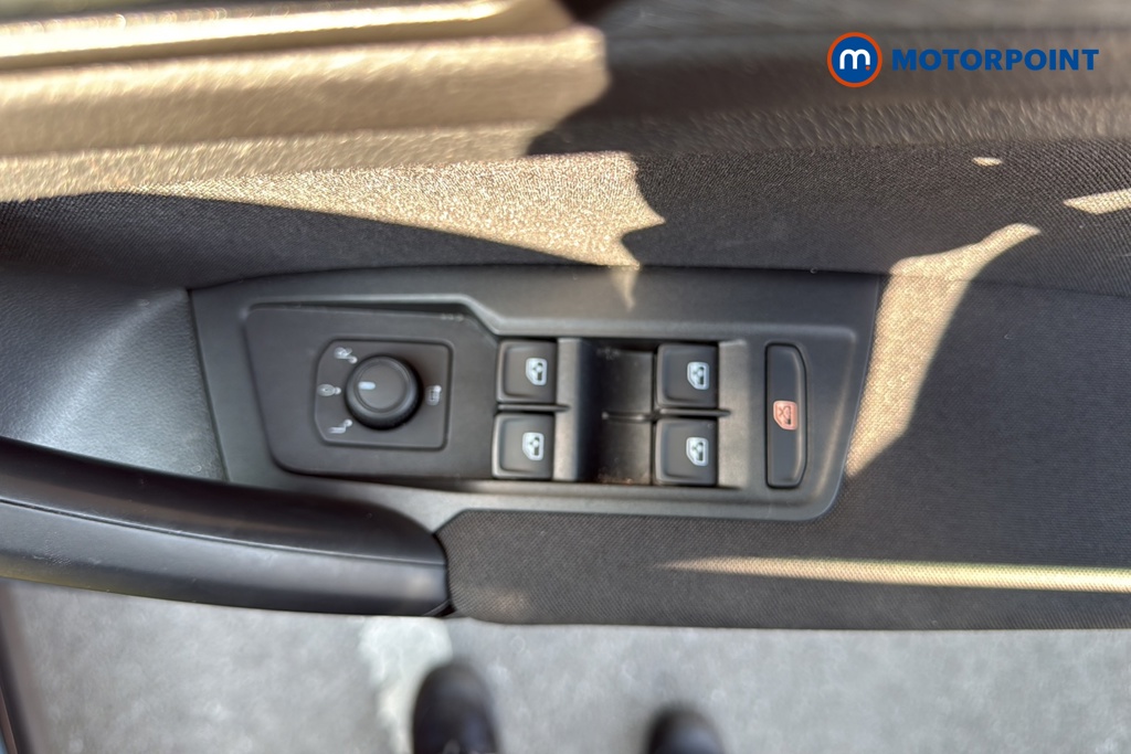 Volkswagen Tiguan Life Automatic Petrol SUV - Stock Number (1654415) - 19th supplementary image