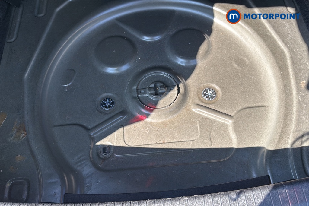 Volkswagen Tiguan Life Automatic Petrol SUV - Stock Number (1654415) - 33rd supplementary image