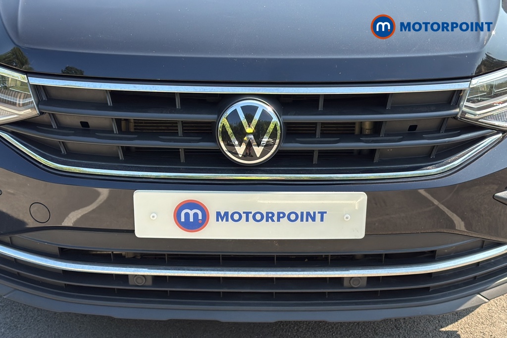 Volkswagen Tiguan Life Automatic Petrol SUV - Stock Number (1654415) - 43rd supplementary image