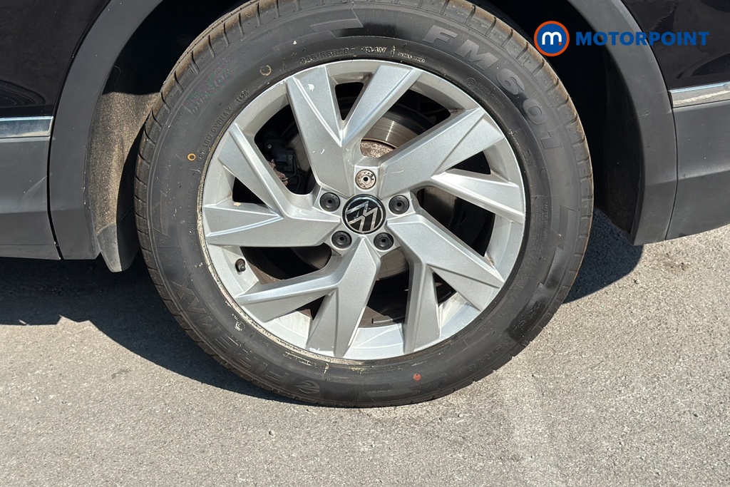 Volkswagen Tiguan Life Automatic Petrol SUV - Stock Number (1654415) - 45th supplementary image