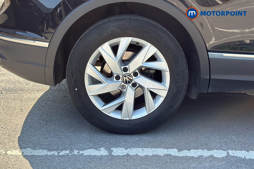 Volkswagen Tiguan Life Automatic Petrol SUV - Stock Number (1654415) - 46th supplementary image