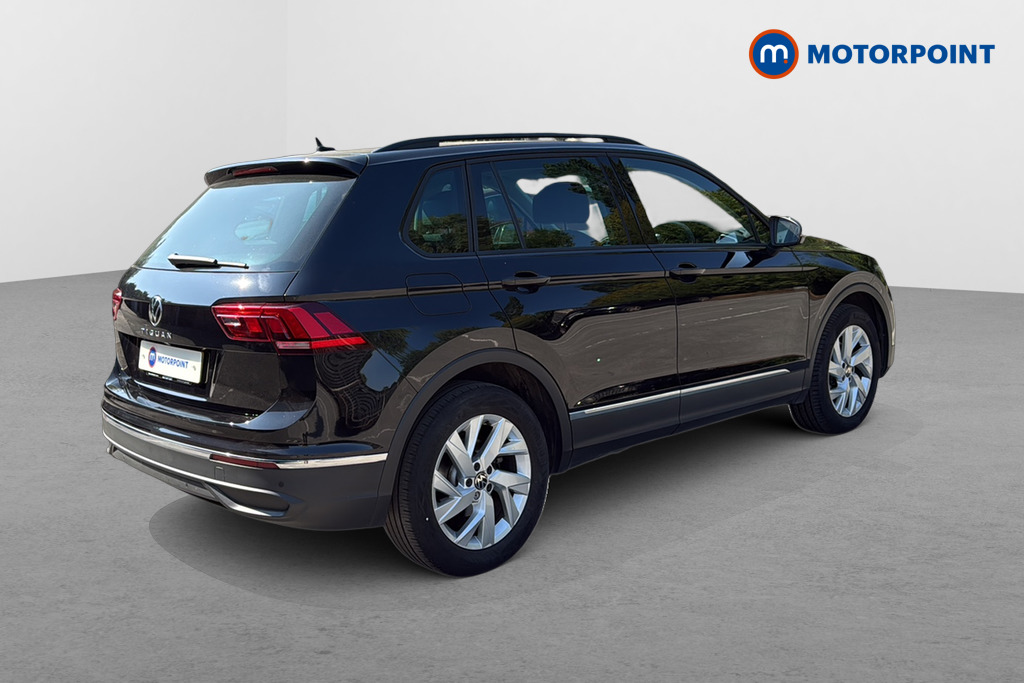 Volkswagen Tiguan Life Automatic Petrol SUV - Stock Number (1654415) - Passenger side rear corner