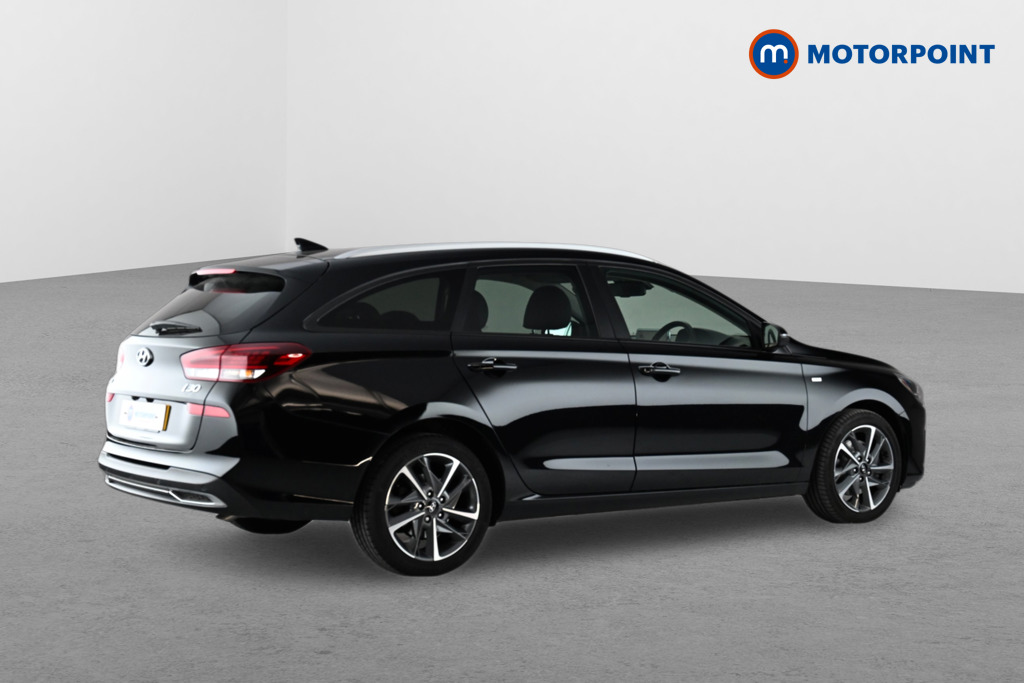 Hyundai I30 Premium Manual Petrol Estate - Stock Number (1655094) - Drivers side rear corner