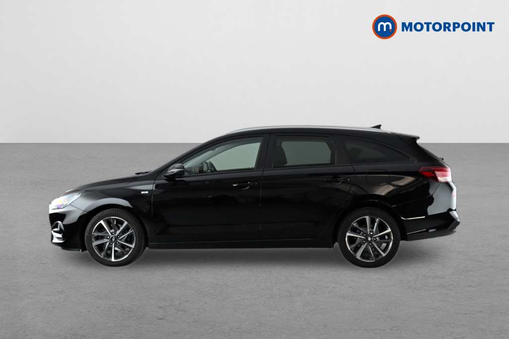 Hyundai I30 Premium Manual Petrol Estate - Stock Number (1655094) - Passenger side