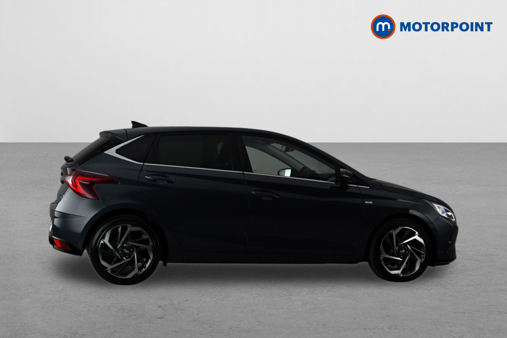 Hyundai I20 Premium Manual Petrol Hatchback - Stock Number (1655353) - Drivers side