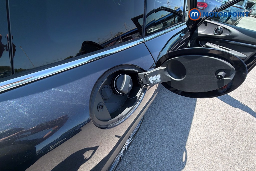 Mini Clubman Cooper Exclusive Automatic Petrol Estate - Stock Number (1655661) - 41st supplementary image
