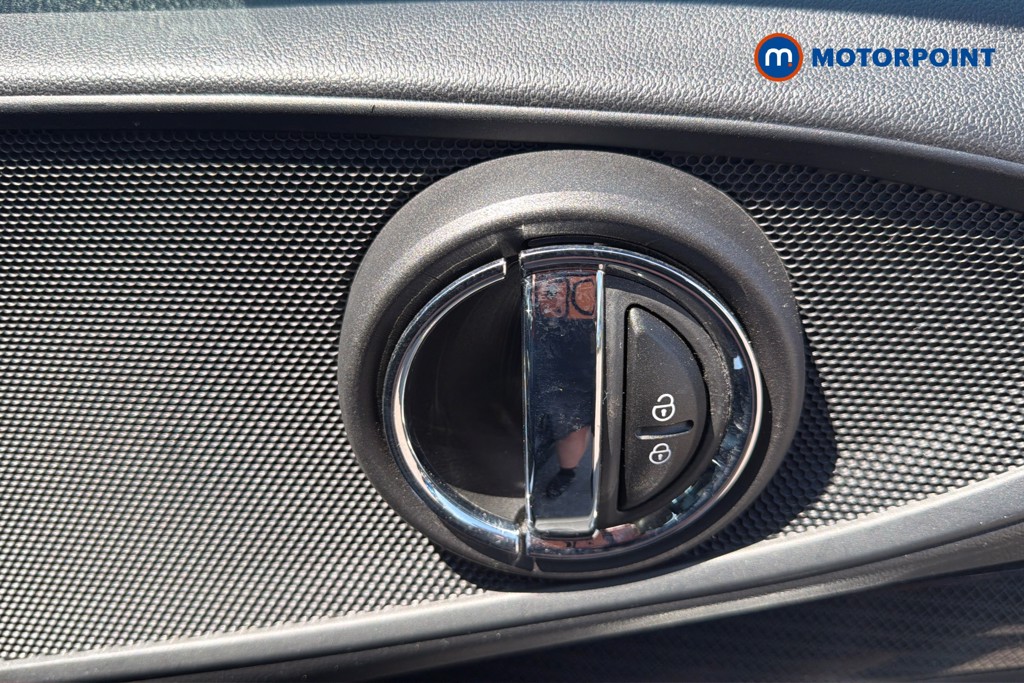 Mini Clubman Cooper Exclusive Automatic Petrol Estate - Stock Number (1655661) - 42nd supplementary image