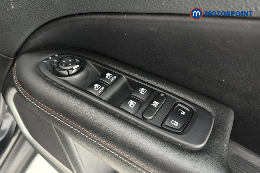 Jeep Compass Longitude Automatic Petrol SUV - Stock Number (1655714) - 19th supplementary image