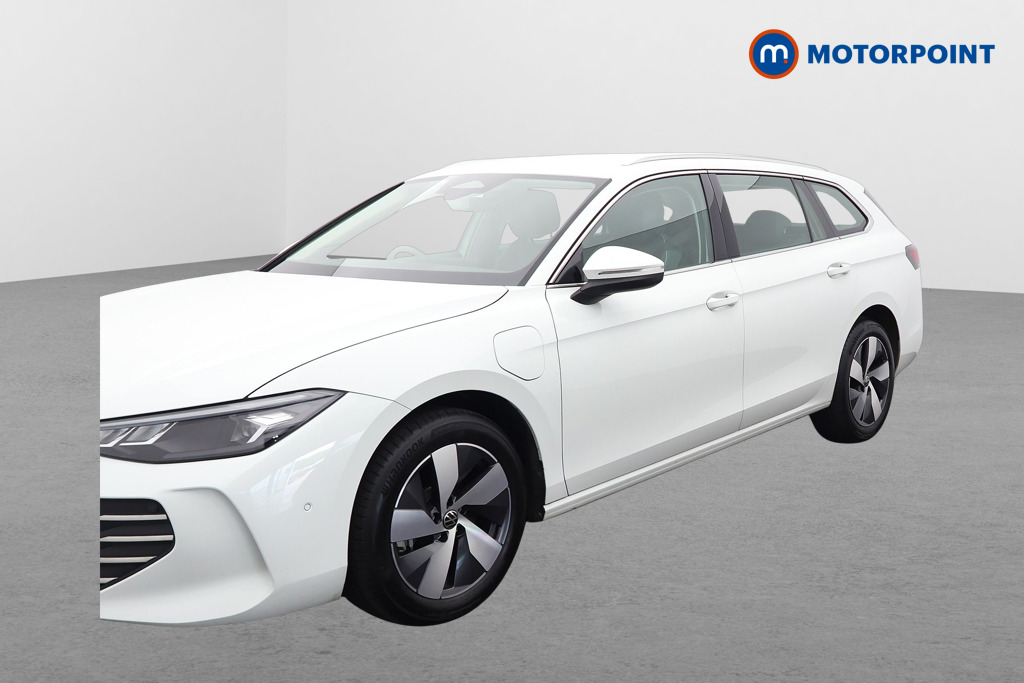 Volkswagen Passat Life Automatic Petrol Plug-In Hybrid Estate - Stock Number (1656621) - Passenger side front corner