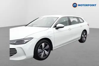 Volkswagen Passat Life Automatic Petrol Plug-In Hybrid Estate - Stock Number (1656621) - Passenger side front corner