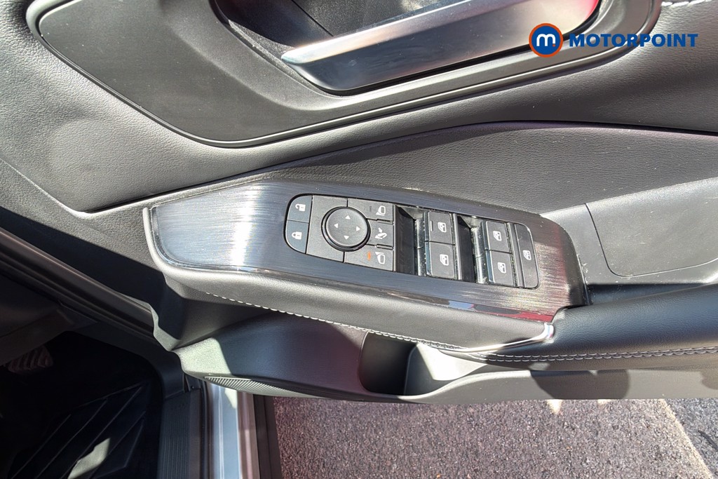 Nissan Qashqai N-Connecta Automatic Petrol-Electric Hybrid SUV - Stock Number (1656786) - 20th supplementary image