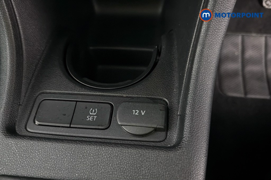 Volkswagen UP Move Up Manual Petrol Hatchback - Stock Number (1658587) - 17th supplementary image