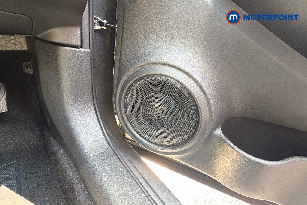 Nissan Juke N-Connecta Manual Petrol SUV - Stock Number (1658861) - 21st supplementary image