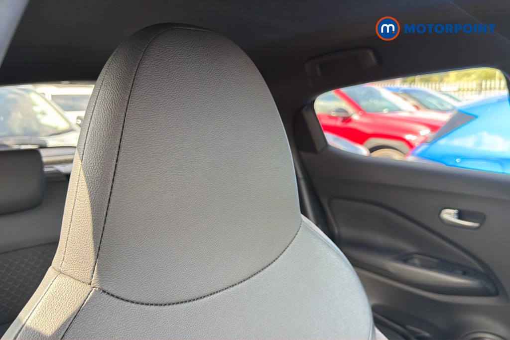 Nissan Juke N-Connecta Manual Petrol SUV - Stock Number (1658861) - 23rd supplementary image