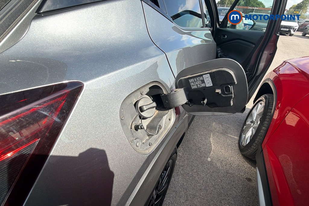 Nissan Juke N-Connecta Manual Petrol SUV - Stock Number (1658861) - 41st supplementary image