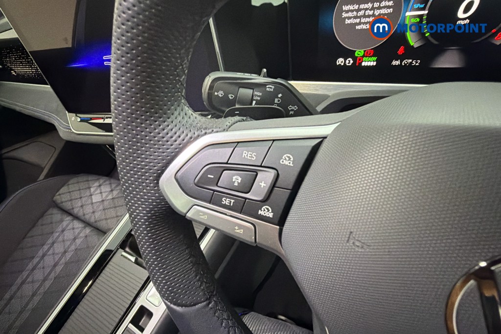 Volkswagen Passat R-Line Automatic Petrol Plug-In Hybrid Estate - Stock Number (1659609) - 3rd supplementary image