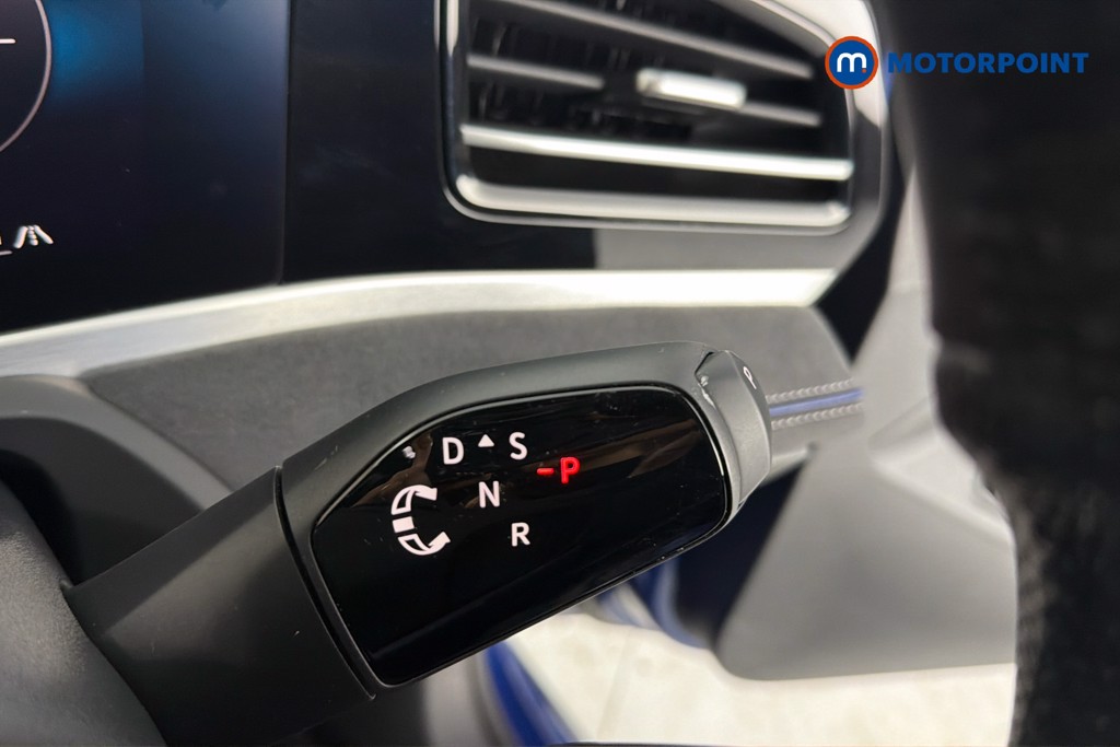 Volkswagen Passat R-Line Automatic Petrol Plug-In Hybrid Estate - Stock Number (1659609) - 7th supplementary image