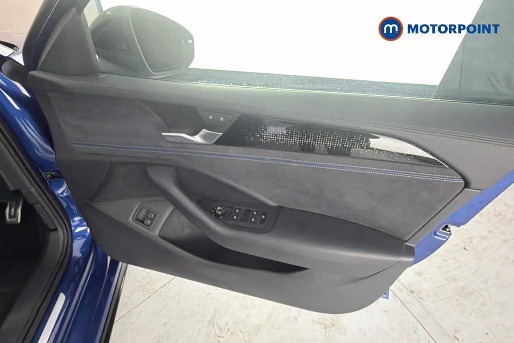 Volkswagen Passat R-Line Automatic Petrol Plug-In Hybrid Estate - Stock Number (1659609) - 19th supplementary image