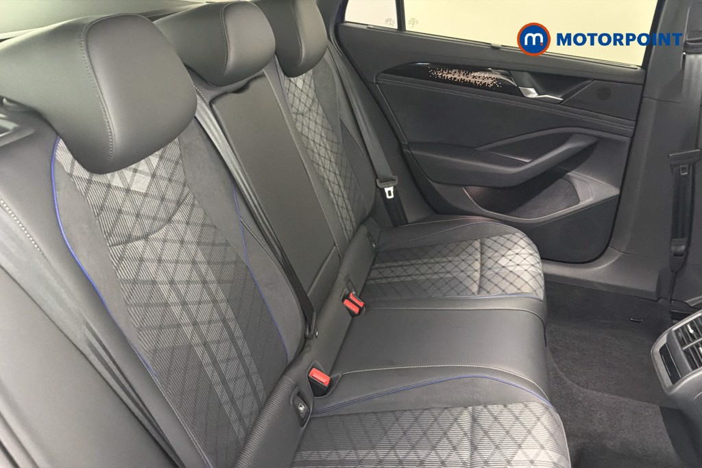 Volkswagen Passat R-Line Automatic Petrol Plug-In Hybrid Estate - Stock Number (1659609) - 28th supplementary image