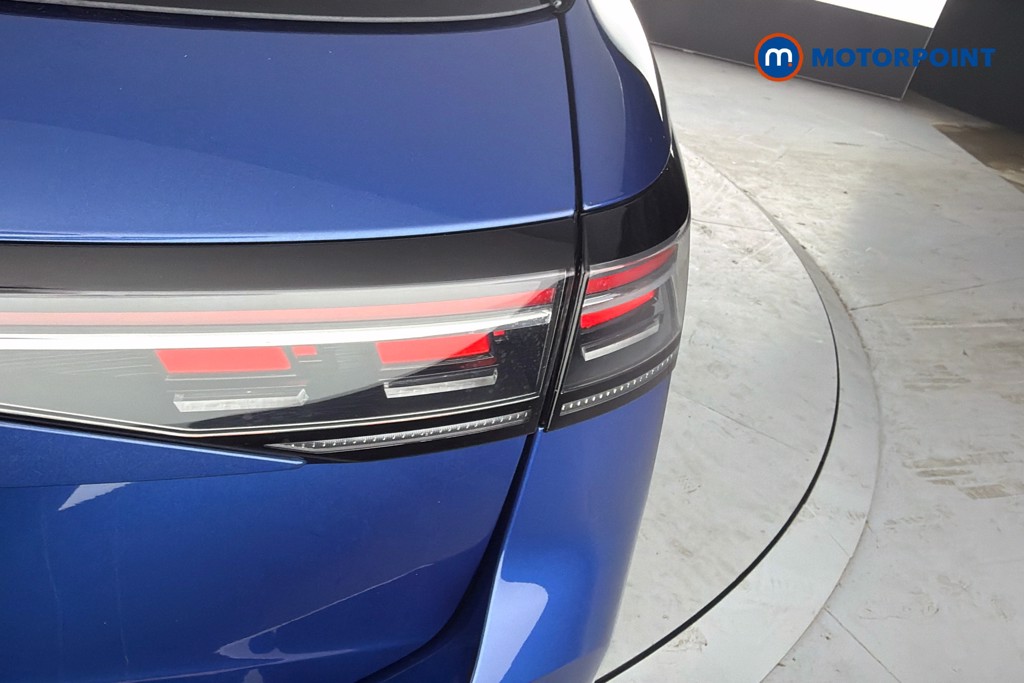 Volkswagen Passat R-Line Automatic Petrol Plug-In Hybrid Estate - Stock Number (1659609) - 38th supplementary image