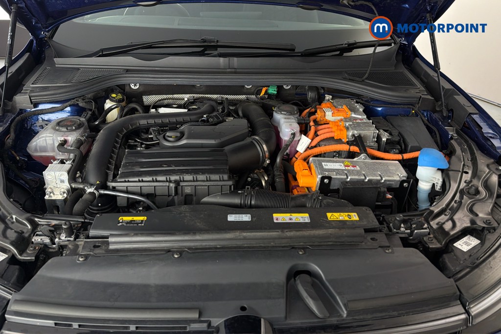 Volkswagen Passat R-Line Automatic Petrol Plug-In Hybrid Estate - Stock Number (1659609) - 51st supplementary image