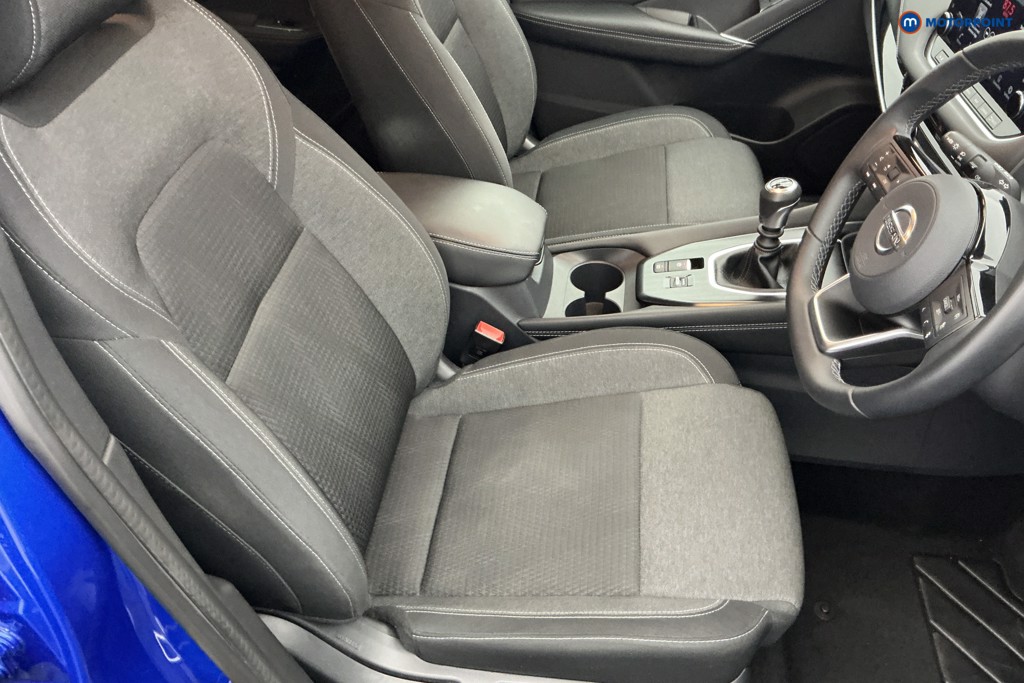 Nissan Qashqai N-Connecta Manual Petrol SUV - Stock Number (1659637) - 5th supplementary image