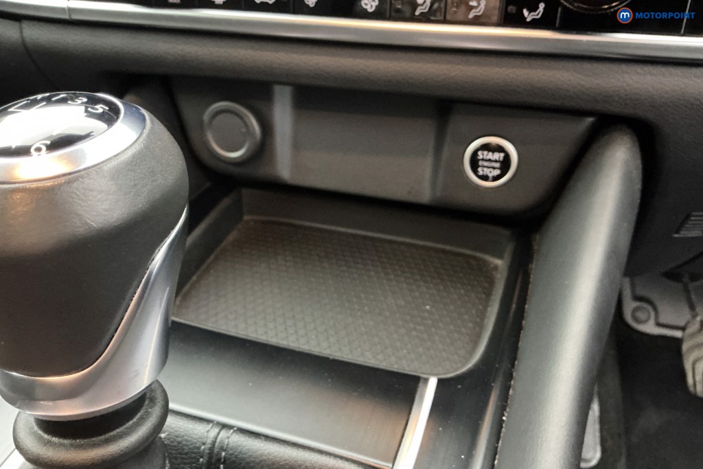 Nissan Qashqai N-Connecta Manual Petrol SUV - Stock Number (1659637) - 16th supplementary image