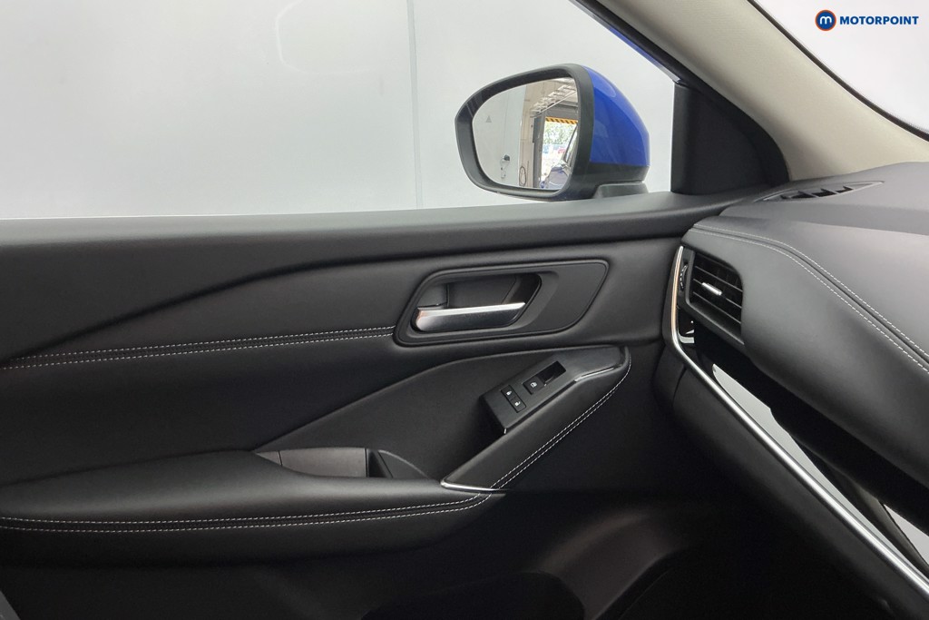 Nissan Qashqai N-Connecta Manual Petrol SUV - Stock Number (1659637) - 19th supplementary image