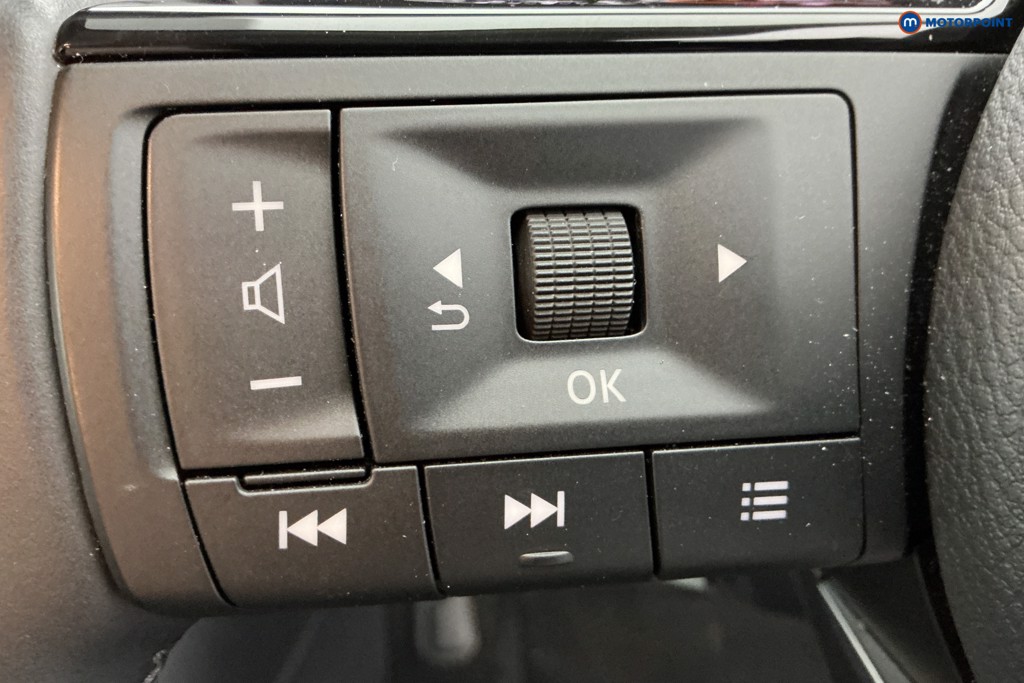 Nissan Qashqai N-Connecta Manual Petrol SUV - Stock Number (1659637) - 20th supplementary image