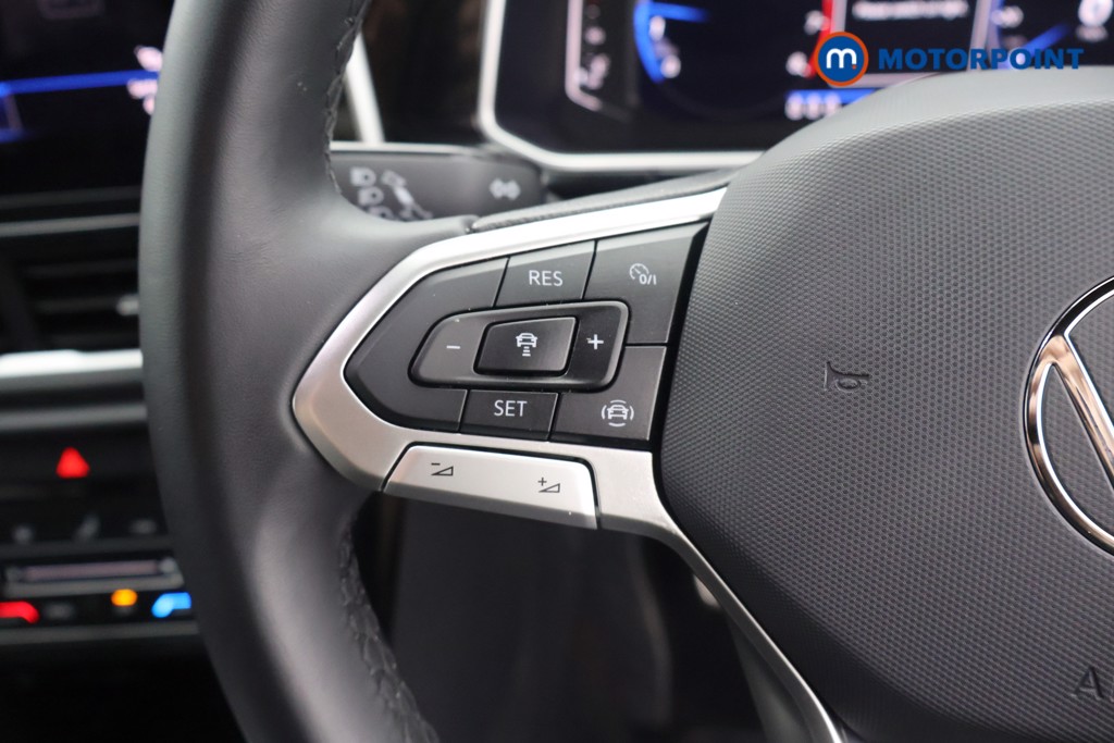 Volkswagen T-Roc R-Line Manual Petrol SUV - Stock Number (1660126) - 6th supplementary image