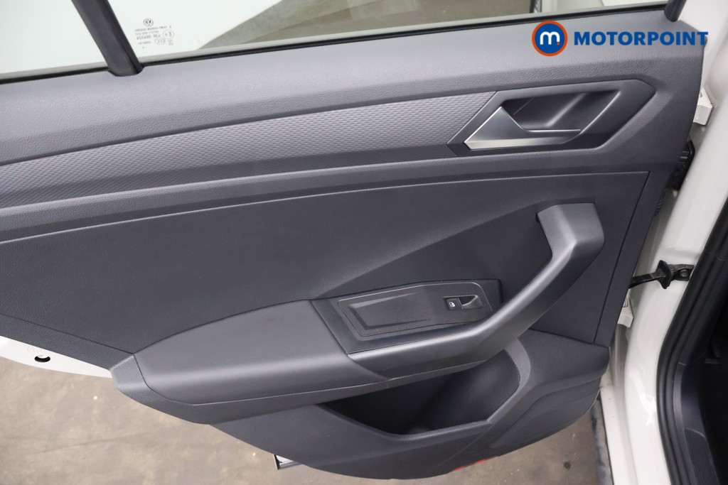 Volkswagen T-Roc R-Line Manual Petrol SUV - Stock Number (1660126) - 20th supplementary image
