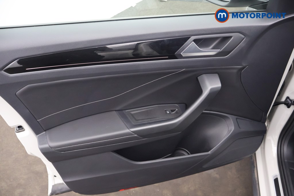 Volkswagen T-Roc R-Line Manual Petrol SUV - Stock Number (1660126) - 22nd supplementary image