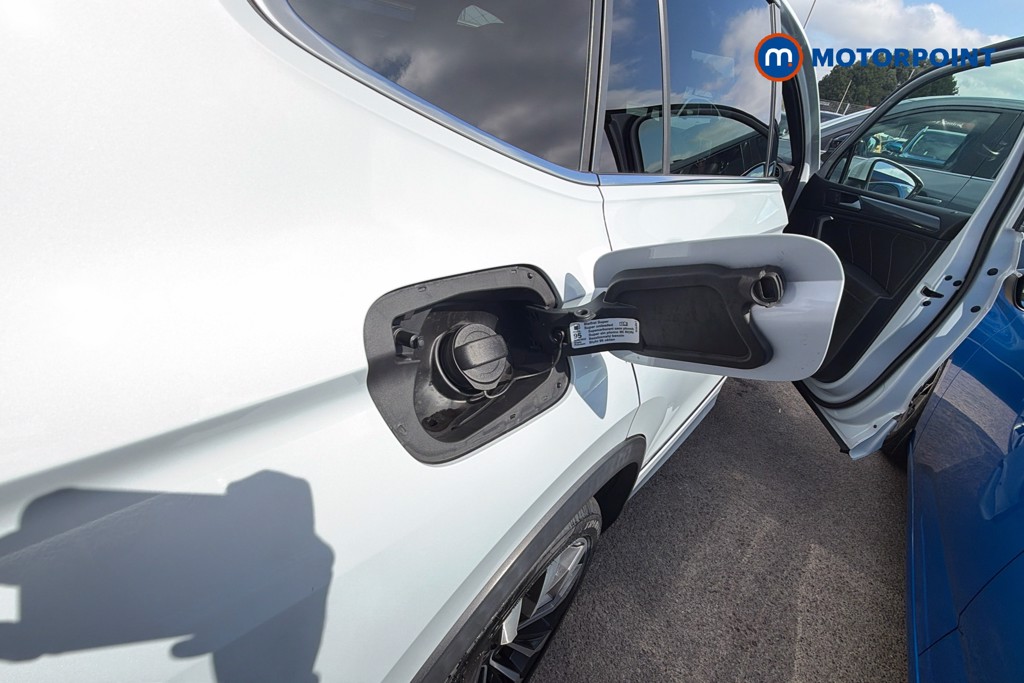 Volkswagen Tiguan Allspace R-Line Automatic Petrol SUV - Stock Number (1660341) - 41st supplementary image