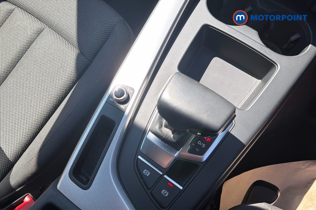 Audi A4 Technik Automatic Petrol Saloon - Stock Number (1660702) - 15th supplementary image