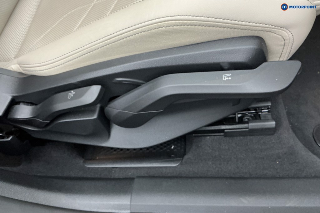 BMW X1 Xline Automatic Petrol SUV - Stock Number (1661709) - 22nd supplementary image