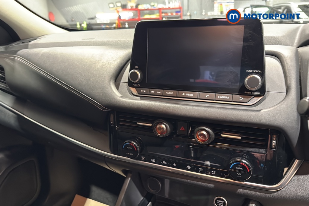 Nissan Qashqai Acenta Premium Manual Petrol SUV - Stock Number (1662131) - 1st supplementary image