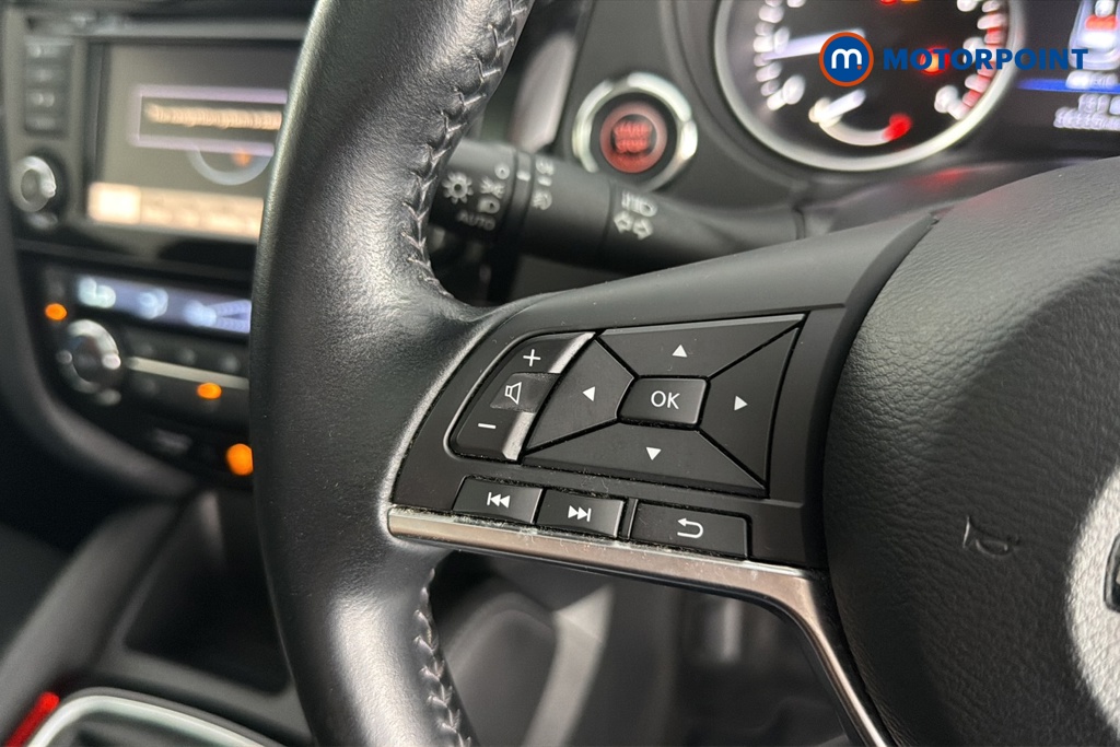 Nissan Qashqai N-Connecta Manual Petrol SUV - Stock Number (1648434) - 4th supplementary image