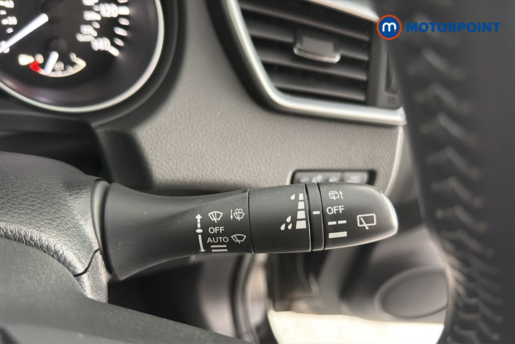 Nissan Qashqai N-Connecta Manual Petrol SUV - Stock Number (1648434) - 6th supplementary image