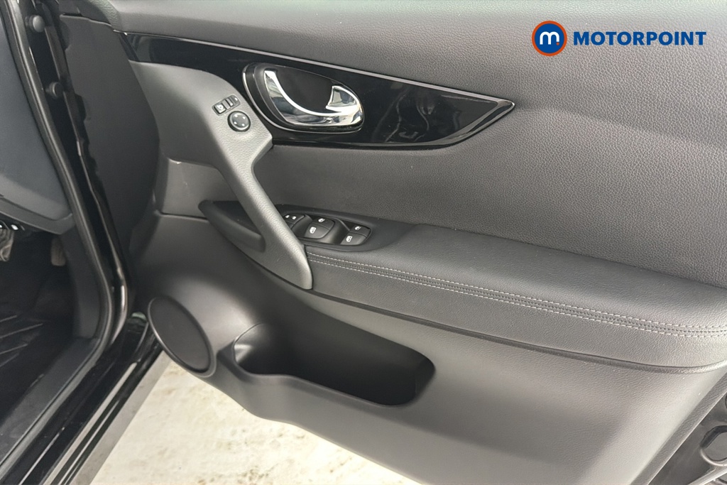 Nissan Qashqai N-Connecta Manual Petrol SUV - Stock Number (1648434) - 18th supplementary image