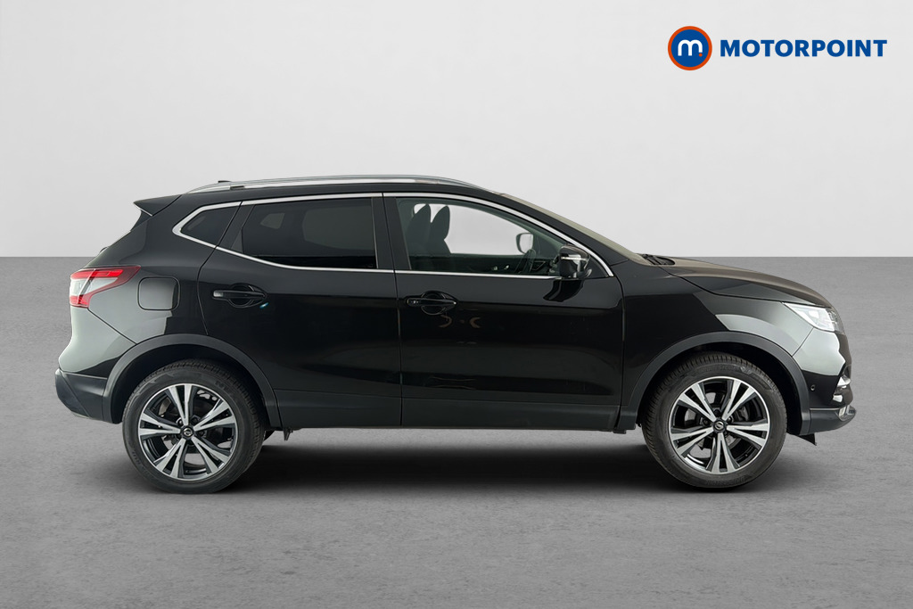 Nissan Qashqai N-Connecta Manual Petrol SUV - Stock Number (1648434) - Passenger side