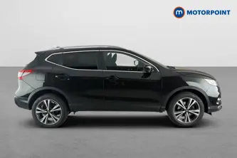 Nissan Qashqai N-Connecta Manual Petrol SUV - Stock Number (1648434) - Passenger side