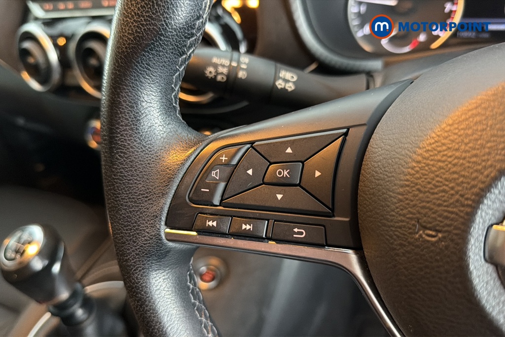 Nissan Juke Tekna-Plus Manual Petrol SUV - Stock Number (1648437) - 4th supplementary image