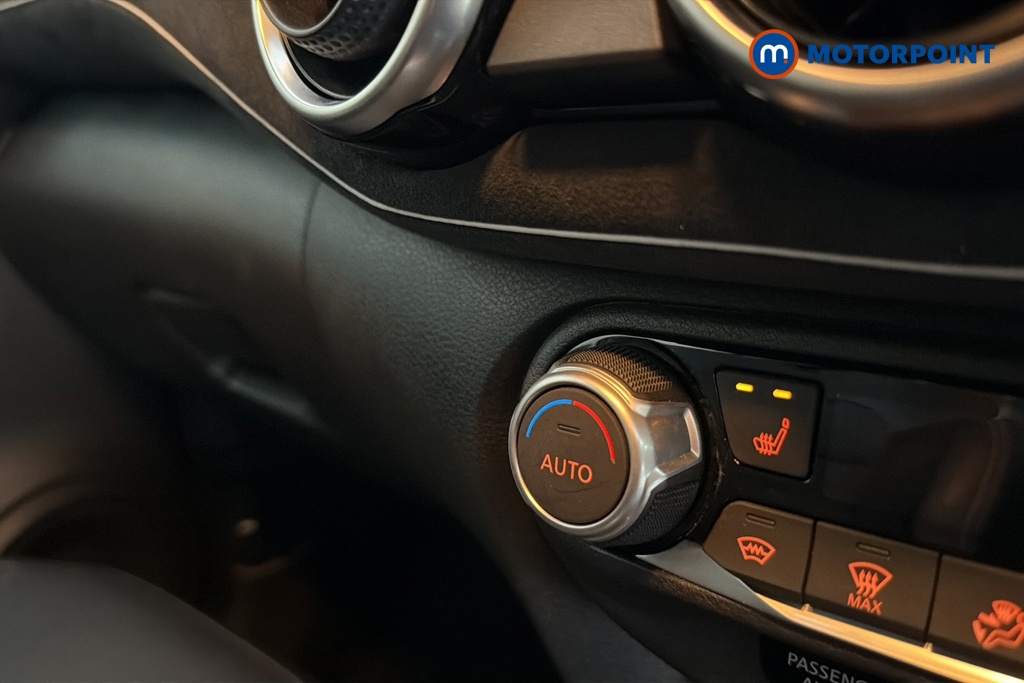 Nissan Juke Tekna-Plus Manual Petrol SUV - Stock Number (1648437) - 14th supplementary image