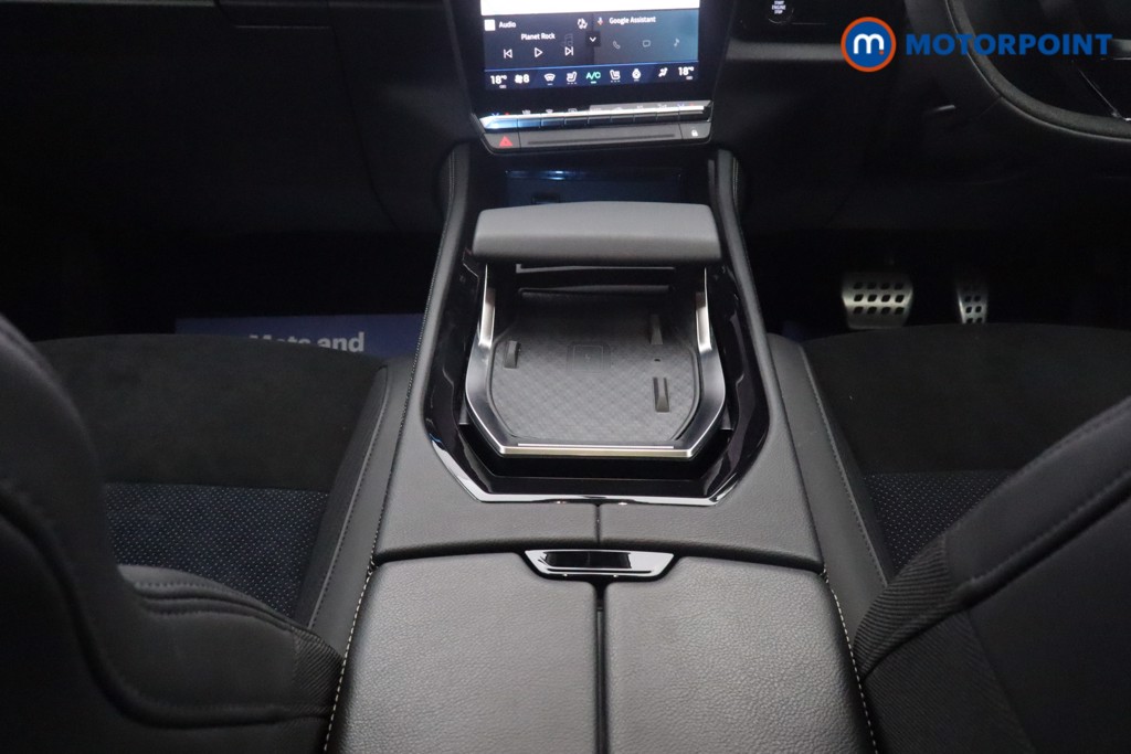 Renault Rafale Iconic Esprit Alpine Automatic Petrol-Electric Hybrid SUV - Stock Number (1650574) - 7th supplementary image