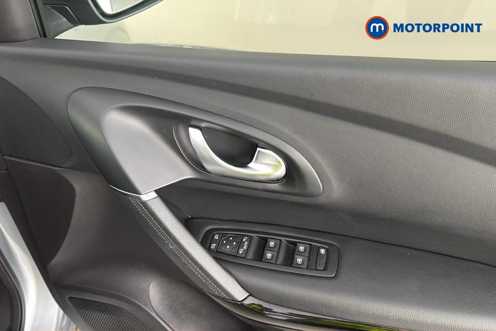 Renault Kadjar Iconic Manual Petrol SUV - Stock Number (1655425) - 42nd supplementary image