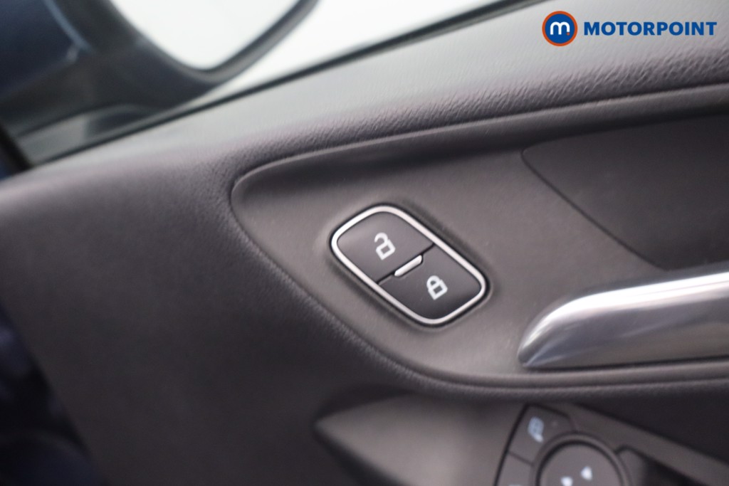 Ford Fiesta Titanium Vignale Manual Petrol Hatchback - Stock Number (1655439) - 11th supplementary image