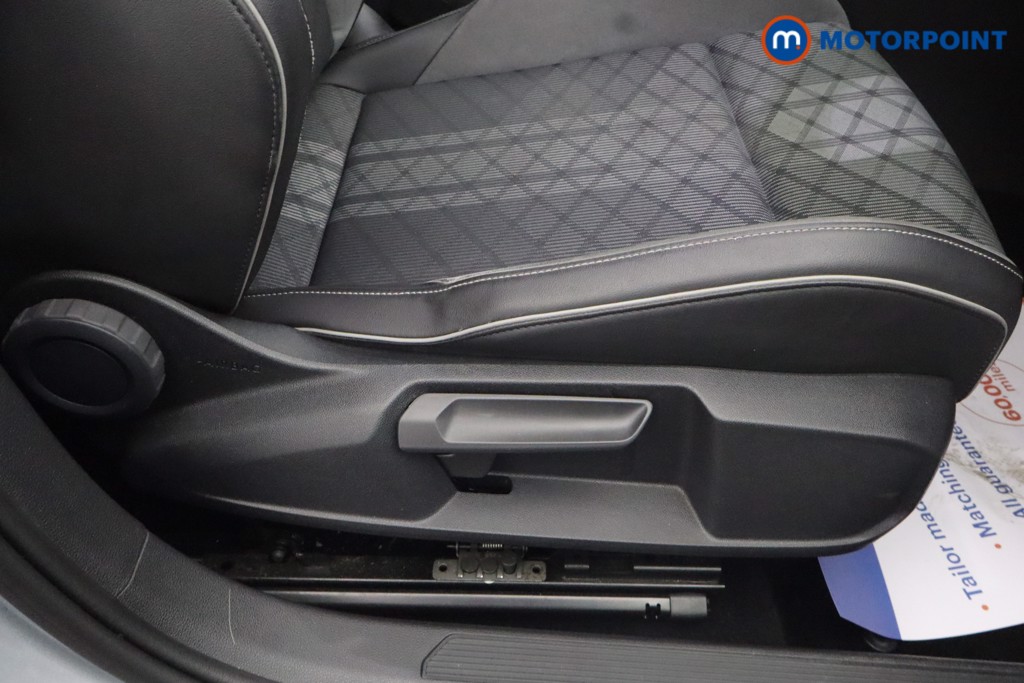Volkswagen Golf R-Line Automatic Petrol Hatchback - Stock Number (1655678) - 22nd supplementary image